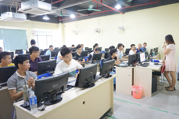 暑期過后熱度不減，嵌入式98期就業班隆重開班