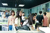 東莞理工學(xué)院師生一行走進粵嵌參觀學(xué)習(xí)