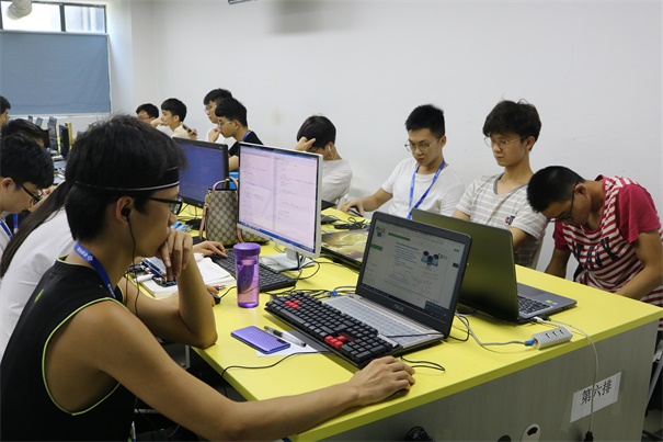 采訪了粵嵌高薪就業(yè)的學(xué)員：他們身上都有這些共同之處