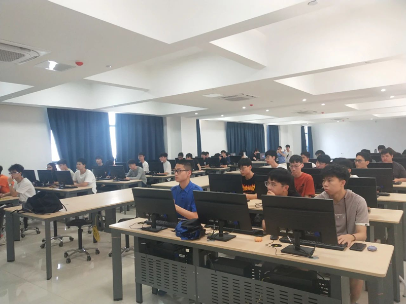 廣州科技職業(yè)技術大學互聯(lián)網(wǎng)+學科競賽 與人才發(fā)展動員大會