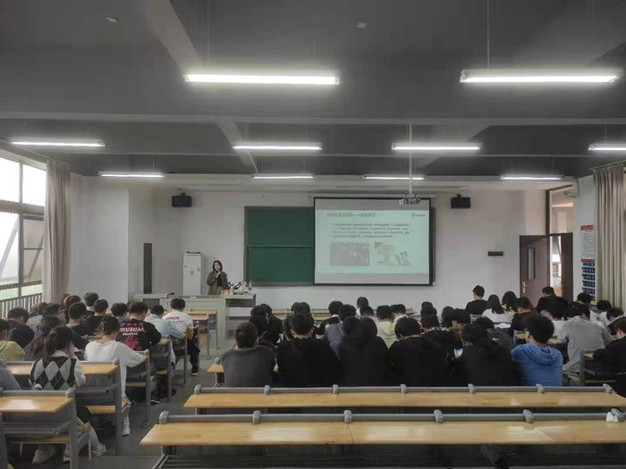 《粵嵌教育》?武漢晴川學(xué)院中國(guó)“互聯(lián)網(wǎng)+”大賽賽制剖析主題講座圓滿落幕