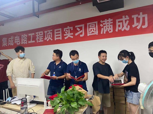 粵嵌科技與電子科技大學(xué)示范性微電子學(xué)院開(kāi)展的集成電路工程項(xiàng)目實(shí)習(xí)取得圓滿成功