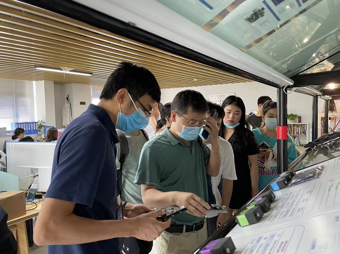 《粵嵌教育》凱里學(xué)院微電子人工智能學(xué)院蒞臨粵嵌科技參觀考察