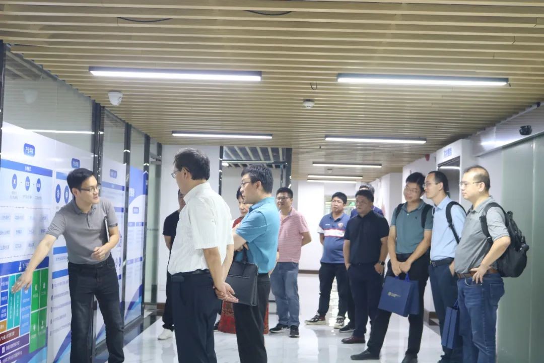 廣東交通職業(yè)技術(shù)學(xué)院蒞臨粵嵌科技共建實(shí)踐基地簽約及產(chǎn)業(yè)學(xué)院揭牌儀式